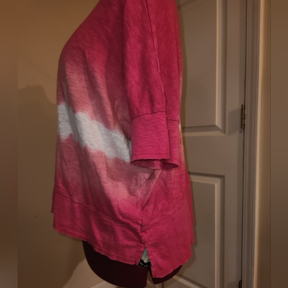 DKNY Top - Picture 4 of 5